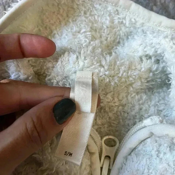 SKIMS cozy knit cropped quarter zip SMALL/MEDIUM - Picture 5 of 7